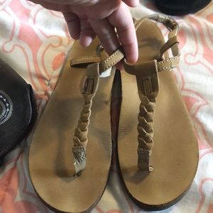 Tan Rainbow sandal braided t strap, L (fits 8-9)